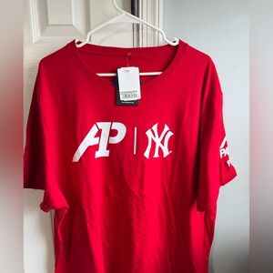 New Era Red Graphic Yankees -Padel T-Shirt
